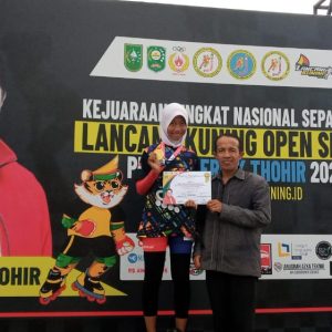 SISWI MTs AN NAJAH RAIH MEDALI EMAS DALAM KEJURNAS SEPATU RODA TINGKAT NASIONAL