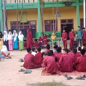 MTs AN NAJAH LAKSANAKAN KEGIATAN MUHADAROH RUTIN SETIAP JUM’AT HINGGA PENAMPILAN TAHFIDZ ANAK INLUSIF